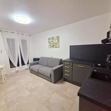 1 Pegurier Apartment